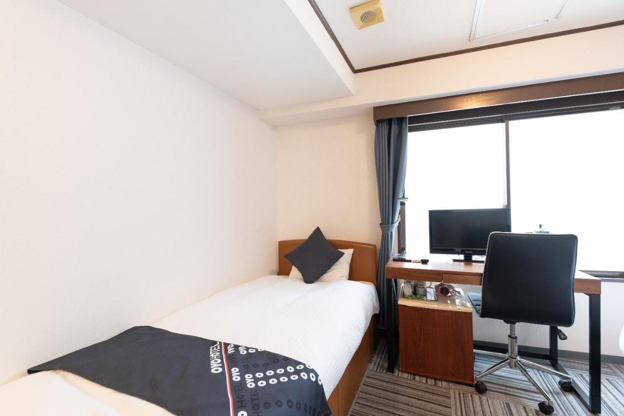 Oyo Hotel Ikebukuro Токио Экстерьер фото